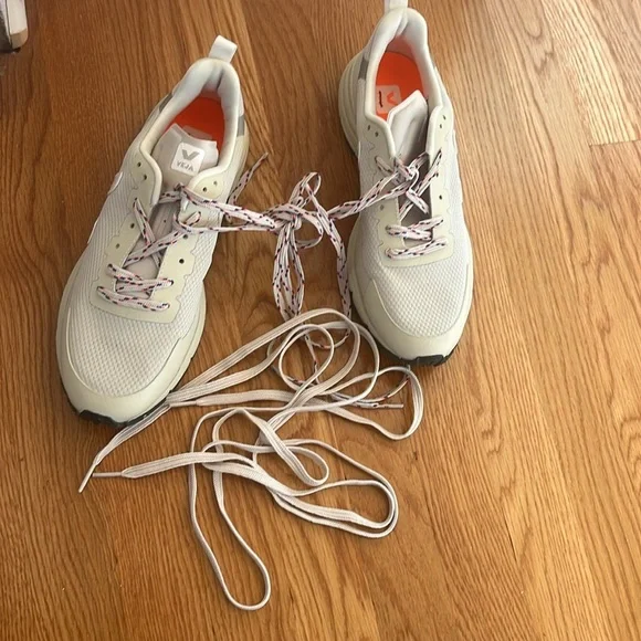 VEJA Dekkan Alveomesh Size 9 NEW - Picture 4 of 16